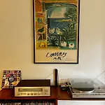 Villa In Paris!
