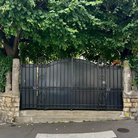 Вилла In Paris! *